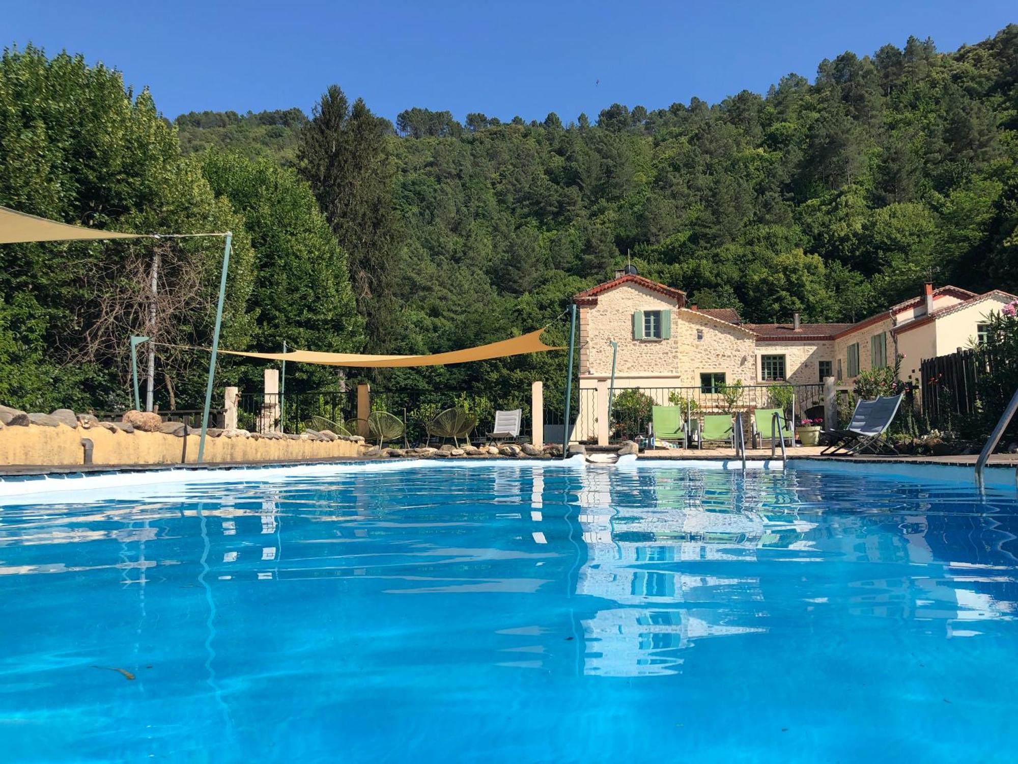 Chateau Du Fraissinet, 6 Gites Sleeping 2-8 Guests, Pool And River On Site La Tronche  Buitenkant foto