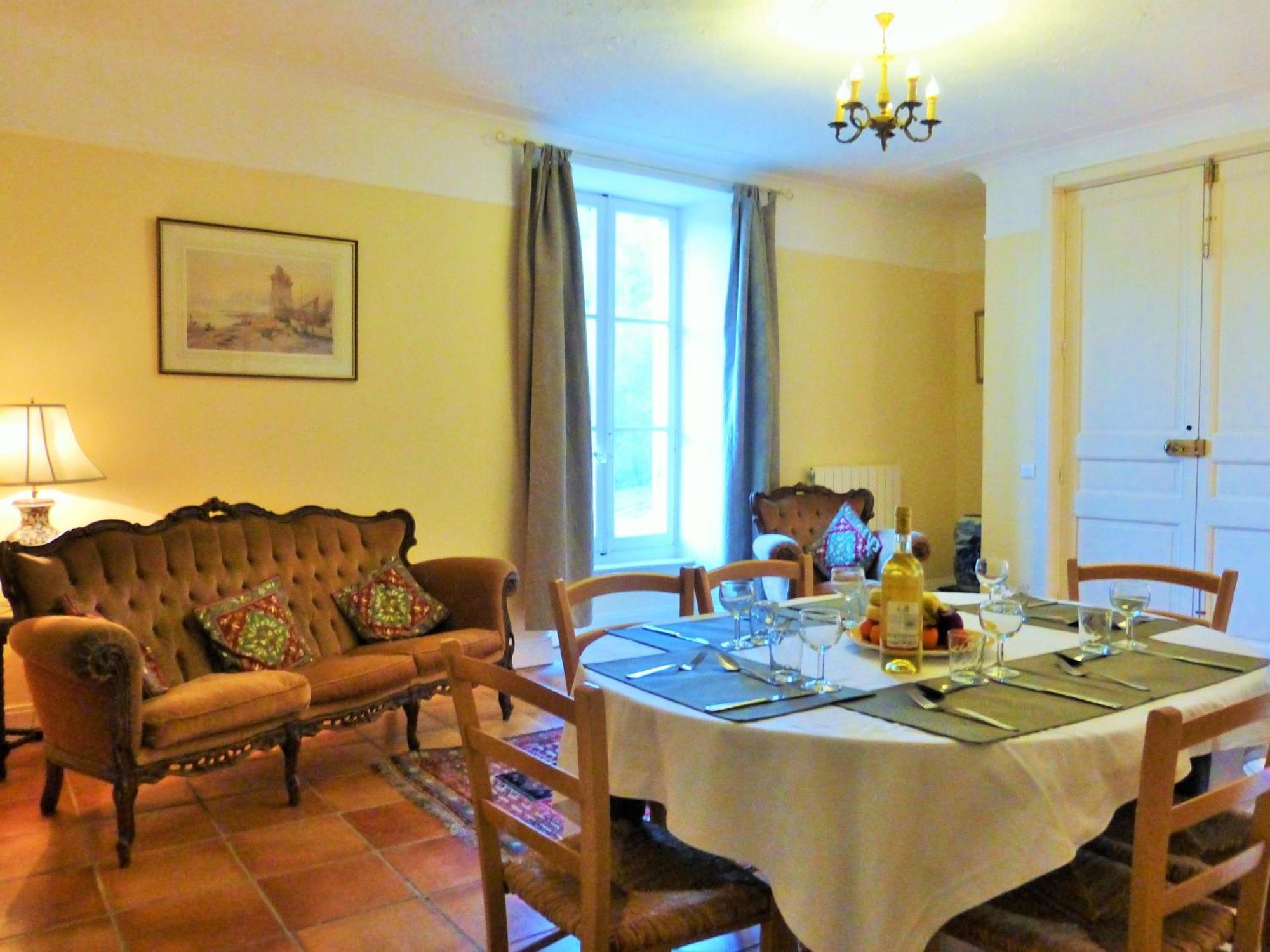 Chateau Du Fraissinet, 6 Gites Sleeping 2-8 Guests, Pool And River On Site La Tronche  Buitenkant foto