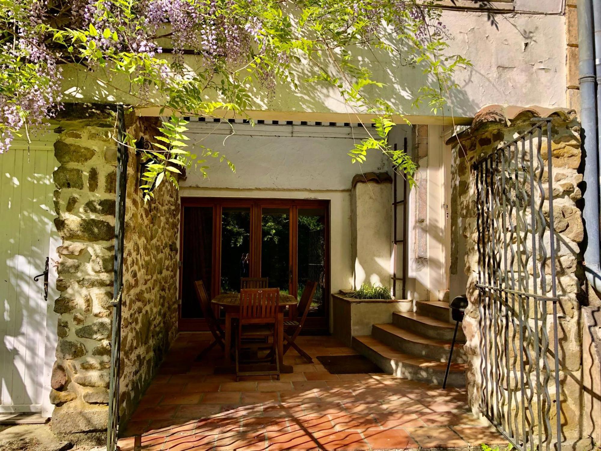 Chateau Du Fraissinet, 6 Gites Sleeping 2-8 Guests, Pool And River On Site La Tronche  Buitenkant foto