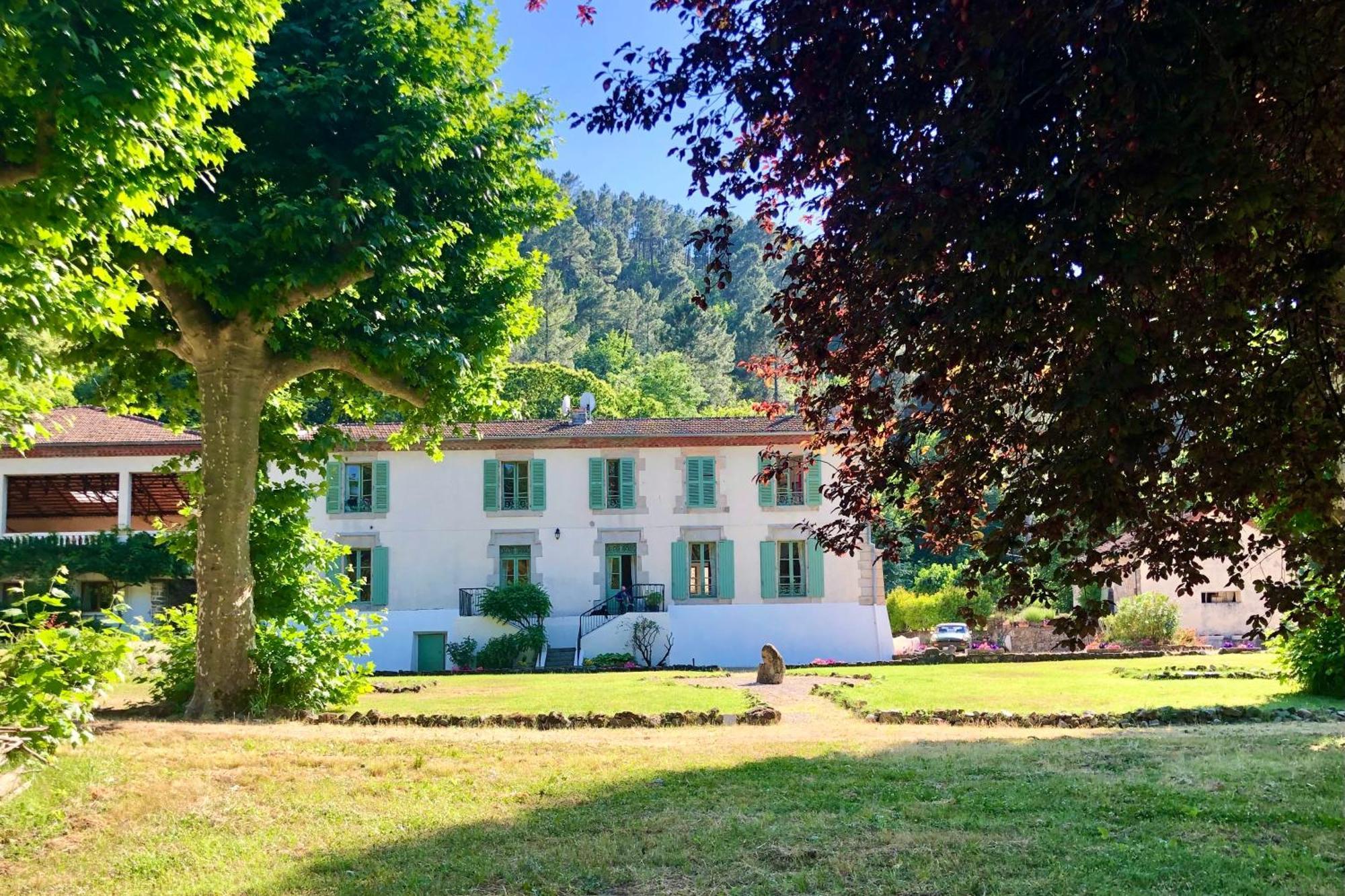 Chateau Du Fraissinet, 6 Gites Sleeping 2-8 Guests, Pool And River On Site La Tronche  Buitenkant foto